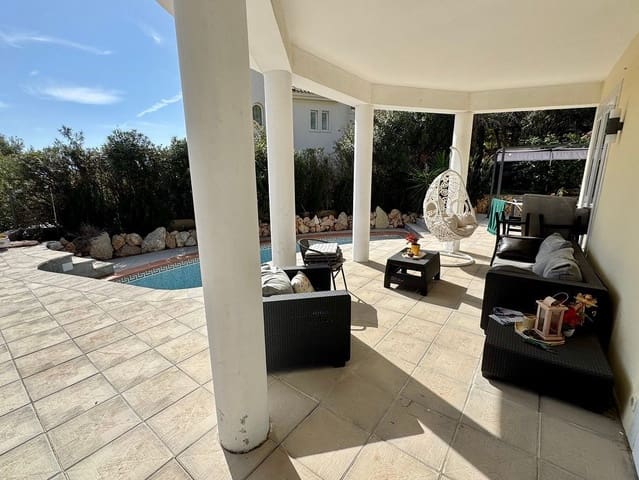 3 makuuhuone Huvila myytävänä paikassa Altea mukana uima-altaan 
autotalli - 520 000 € (Ref: 8821713)