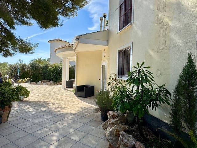 3 makuuhuone Huvila myytävänä paikassa Altea mukana uima-altaan 
autotalli - 520 000 € (Ref: 8821713)