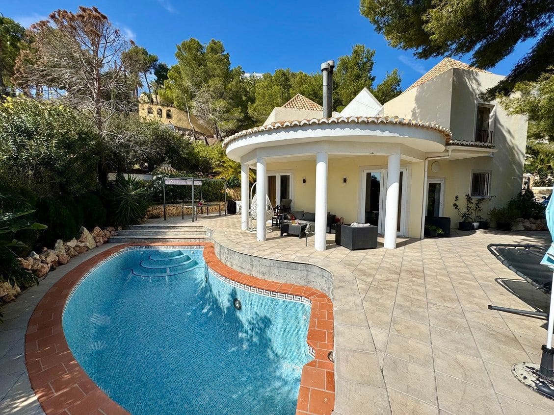 3 makuuhuone Huvila myytävänä paikassa Altea mukana uima-altaan 
autotalli - 520 000 € (Ref: 8821713)