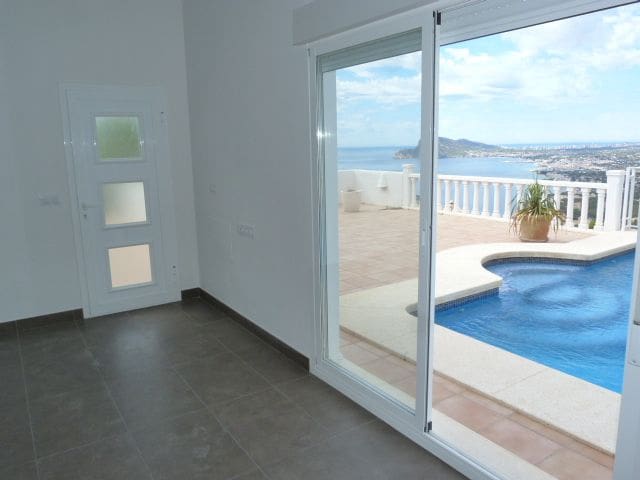 4 bedroom Villa for sale in Altea with pool garage - € 1,195,000 (Ref: 8923520)