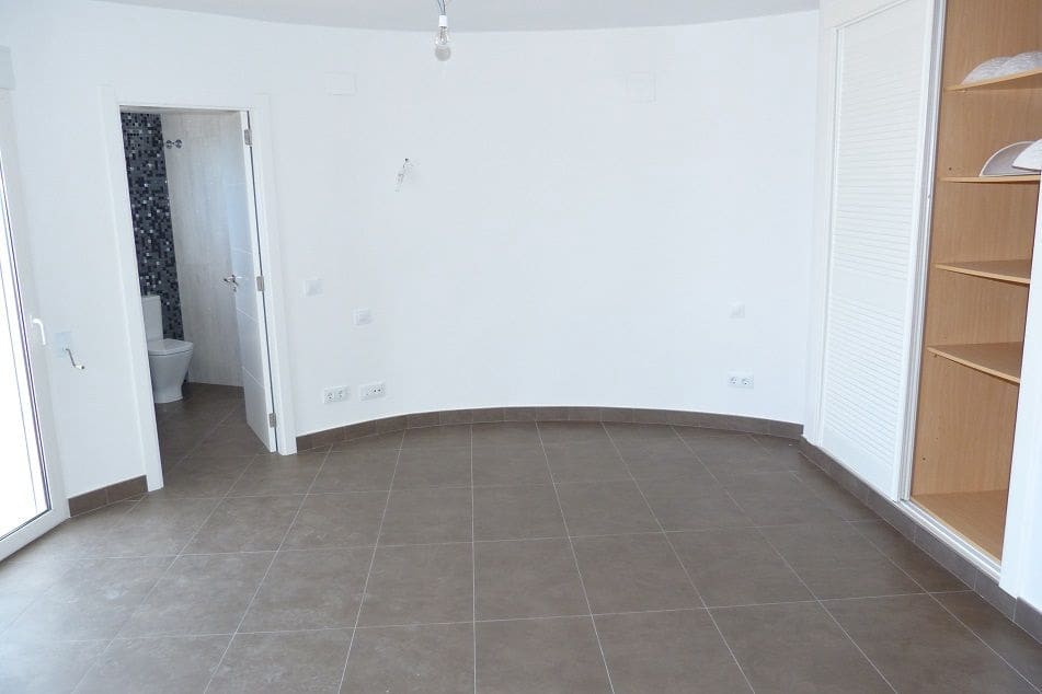 4 bedroom Villa for sale in Altea with pool garage - € 1,195,000 (Ref: 8923520)