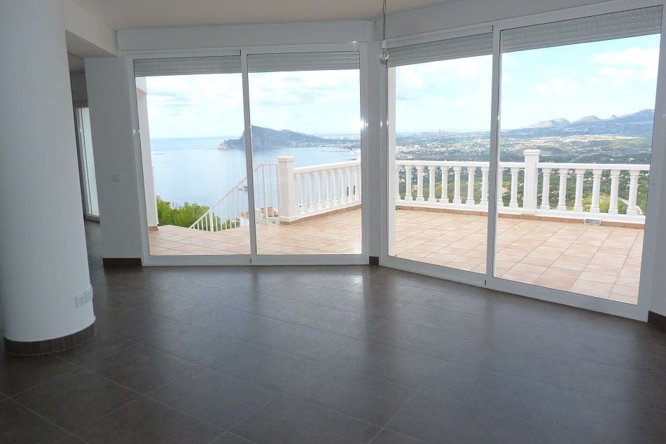 4 bedroom Villa for sale in Altea with pool garage - € 1,195,000 (Ref: 8923520)