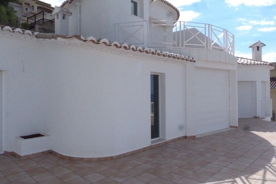 4 bedroom Villa for sale in Altea with pool garage - € 1,195,000 (Ref: 8923520)