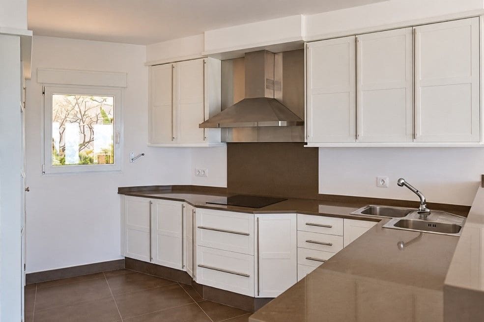 4 Zimmer Villa zu verkaufen in Altea mit Pool Garage - 1.195.000 € (Ref: 8923520)