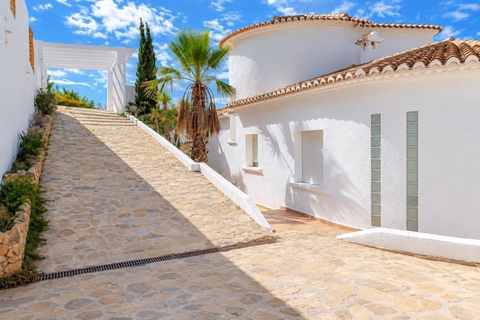 4 Zimmer Villa zu verkaufen in Altea mit Pool Garage - 1.195.000 € (Ref: 8923520)