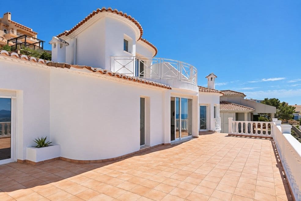 4 Zimmer Villa zu verkaufen in Altea mit Pool Garage - 1.195.000 € (Ref: 8923520)