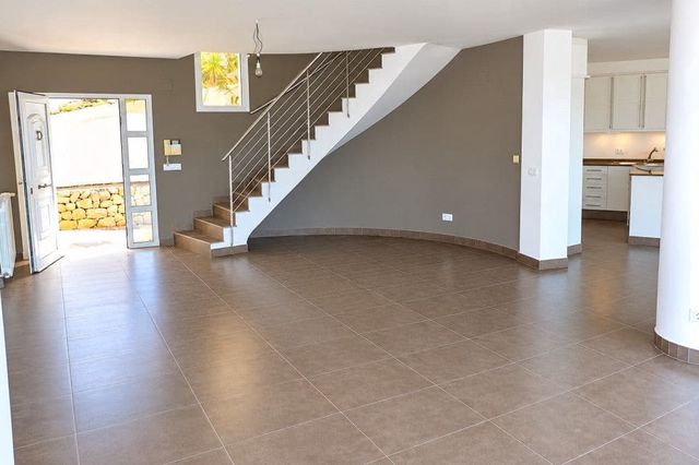4 Zimmer Villa zu verkaufen in Altea mit Pool Garage - 1.195.000 € (Ref: 8923520)