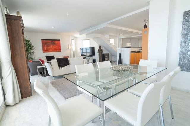 2 bedroom Penthouse for sale in Altea with pool garage - € 795,000 (Ref: 8950102)