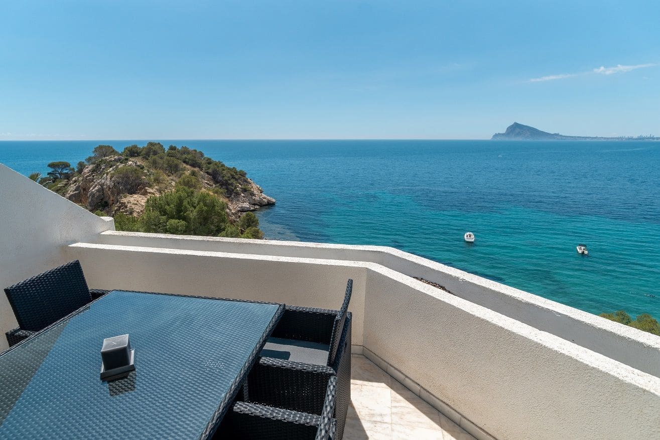 2 bedroom Penthouse for sale in Altea with pool garage - € 795,000 (Ref: 8950102)