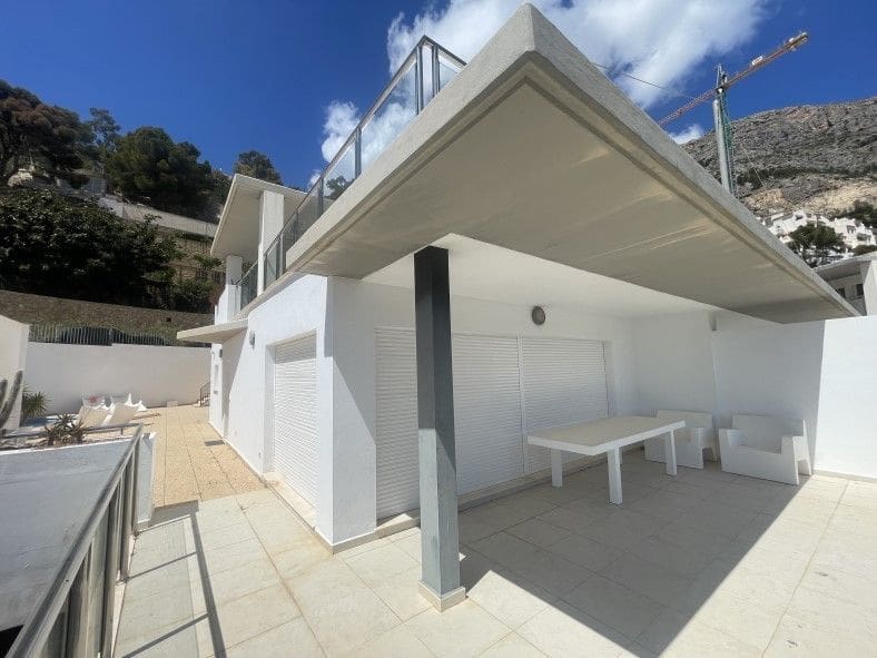 4 soveværelse Villa til leje i Altea med swimmingpool garage - € 4.900 (Ref: 8980119)