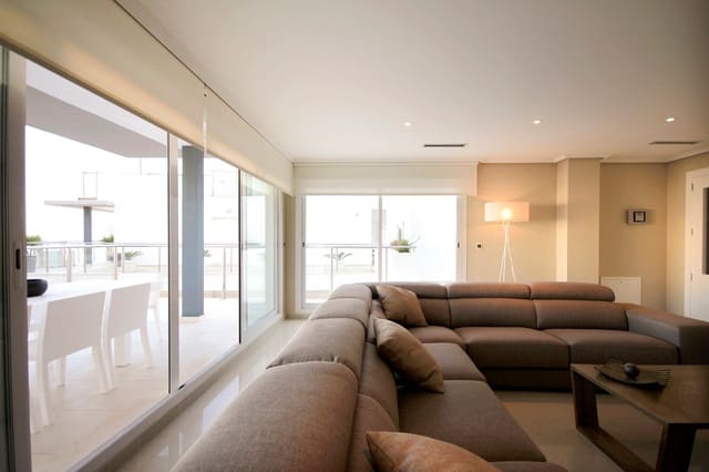 4 bedroom Villa for rent in Altea with pool garage - € 4,900 (Ref: 8980119)