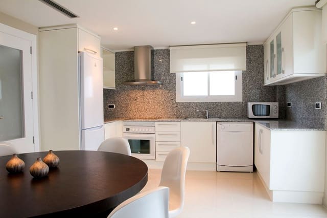 4 bedroom Villa for rent in Altea with pool garage - € 4,900 (Ref: 8980119)