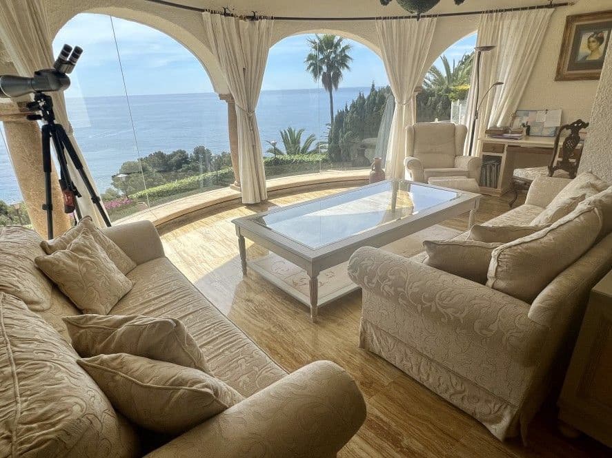 5 bedroom Villa for sale in Altea with pool garage - € 2,930,000 (Ref: 9000876)