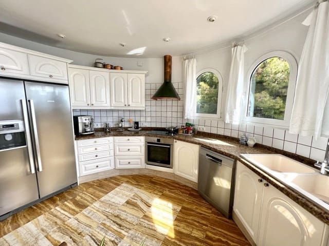 5 Zimmer Villa zu verkaufen in Altea mit Pool Garage - 2.930.000 € (Ref: 9000876)