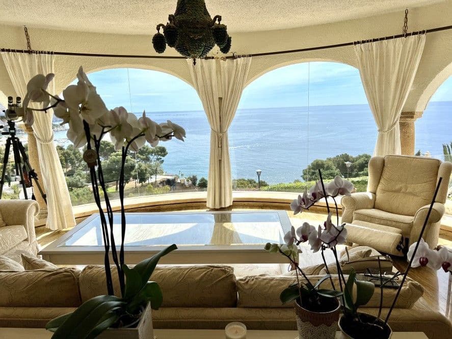 5 bedroom Villa for sale in Altea with pool garage - € 2,930,000 (Ref: 9000876)