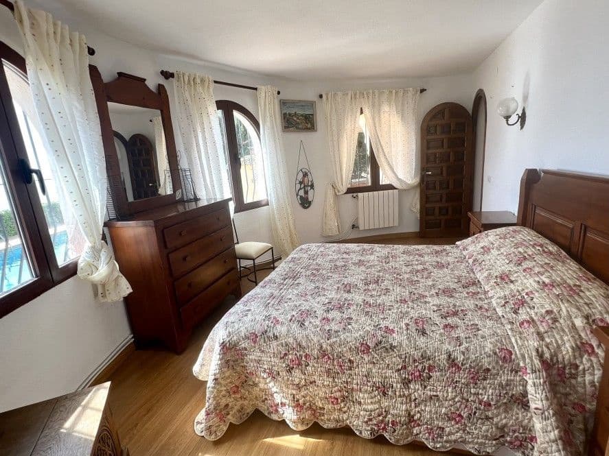 5 bedroom Villa for sale in Altea with pool garage - € 2,930,000 (Ref: 9000876)