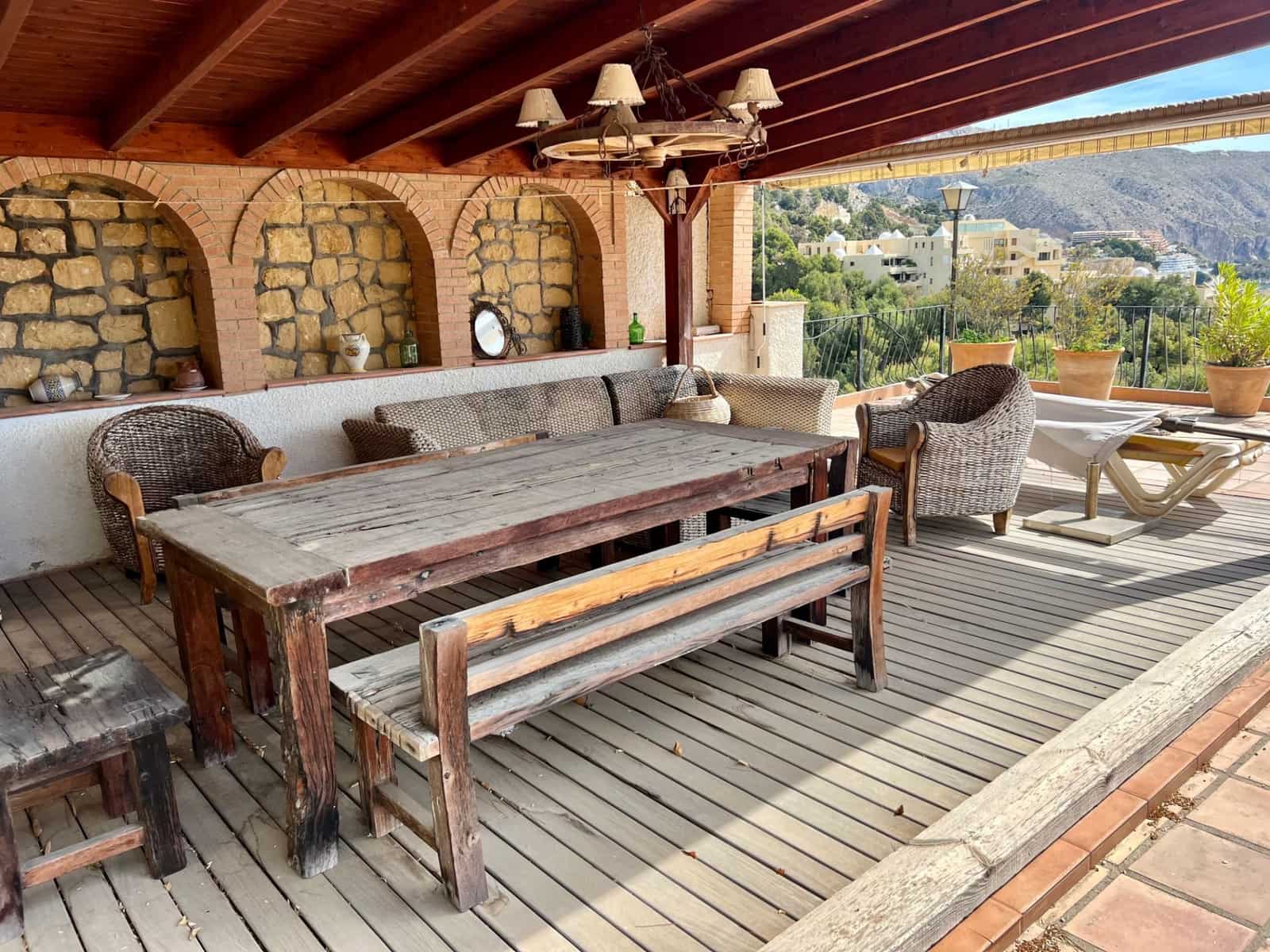 5 bedroom Villa for sale in Altea with pool garage - € 2,930,000 (Ref: 9000876)