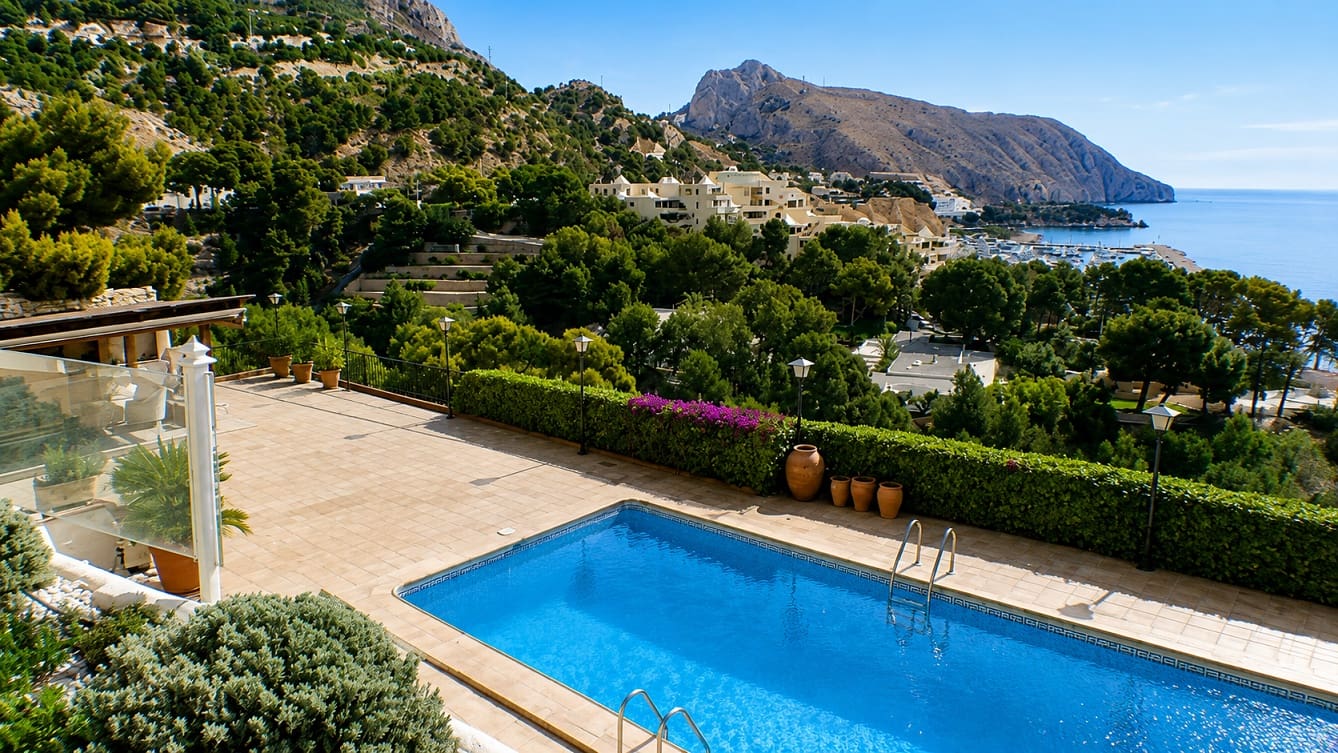 5 quarto Moradia para venda em Altea com piscina garagem - 2 930 000 € (Ref: 9000876)