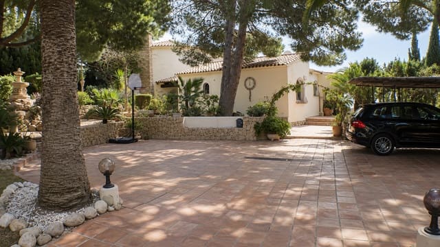 5 slaapkamer Villa te koop in Altea met zwembad garage - € 2.930.000 (Ref: 9000876)