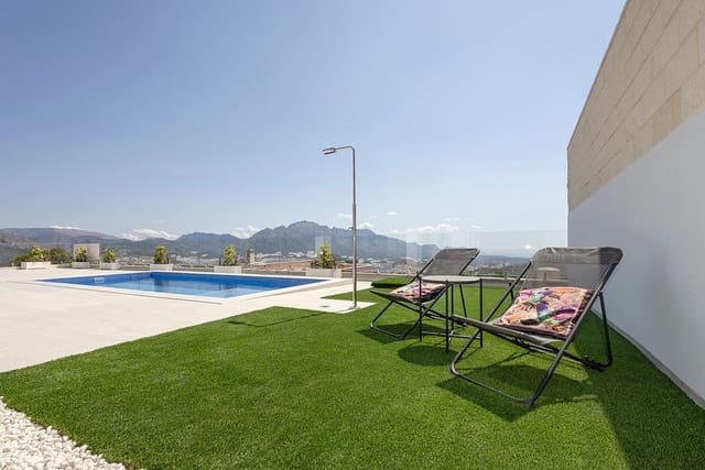 3 soveværelse Villa til salg i Polop med swimmingpool garage - € 598.000 (Ref: 9000877)