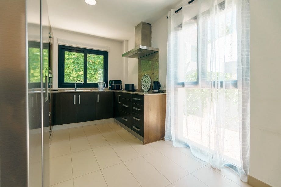 3 bedroom Villa for sale in Polop with pool - € 449,000 (Ref: 9016869)