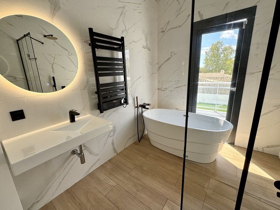 4 bedroom Villa for sale in Altea with pool garage - € 995,000 (Ref: 9022950)