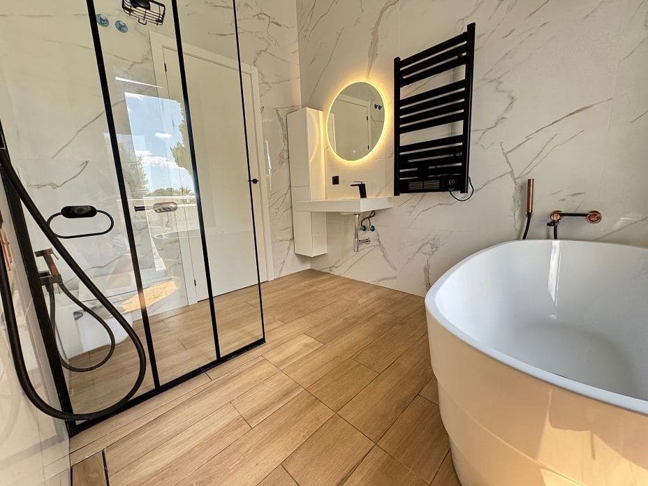 4 bedroom Villa for sale in Altea with pool garage - € 995,000 (Ref: 9022950)