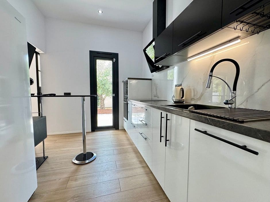 4 bedroom Villa for sale in Altea with pool garage - € 995,000 (Ref: 9022950)