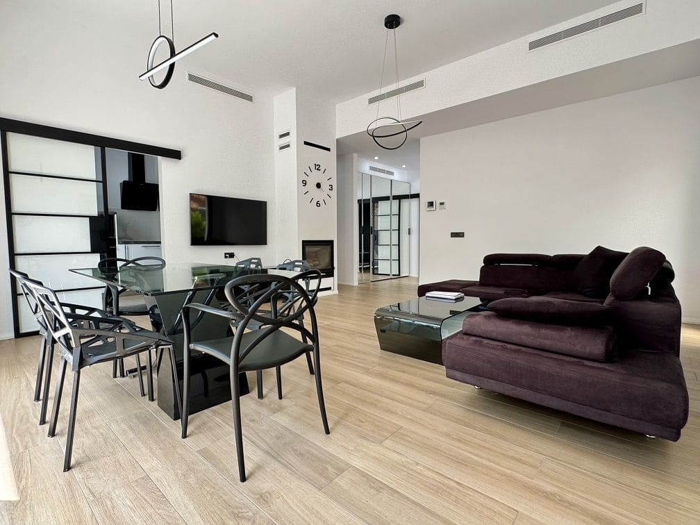 4 bedroom Villa for sale in Altea with pool garage - € 995,000 (Ref: 9022950)