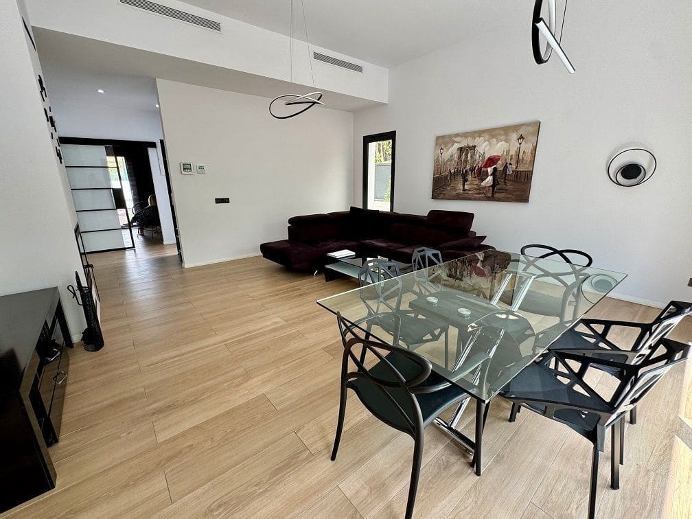 4 bedroom Villa for sale in Altea with pool garage - € 995,000 (Ref: 9022950)