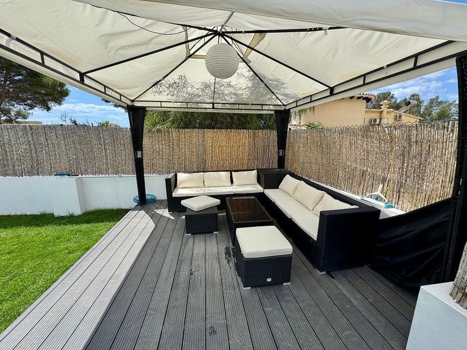 4 bedroom Villa for sale in Altea with pool garage - € 995,000 (Ref: 9022950)