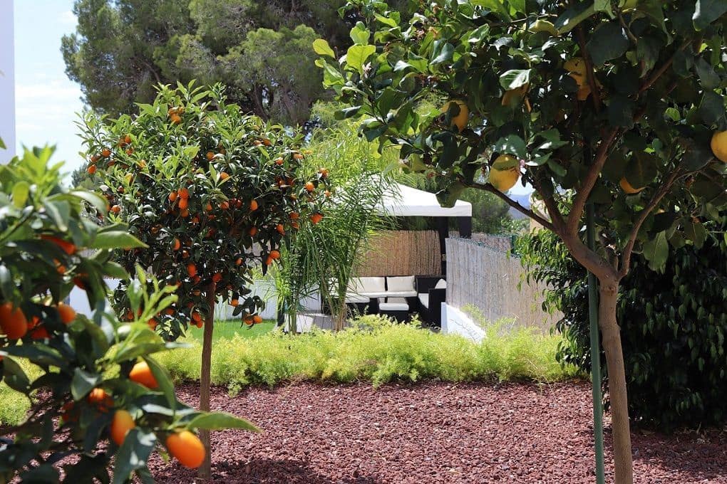 4 bedroom Villa for sale in Altea with pool garage - € 995,000 (Ref: 9022950)