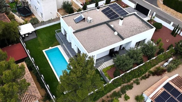 4 Zimmer Villa zu verkaufen in Altea mit Pool Garage - 995.000 € (Ref: 9022950)