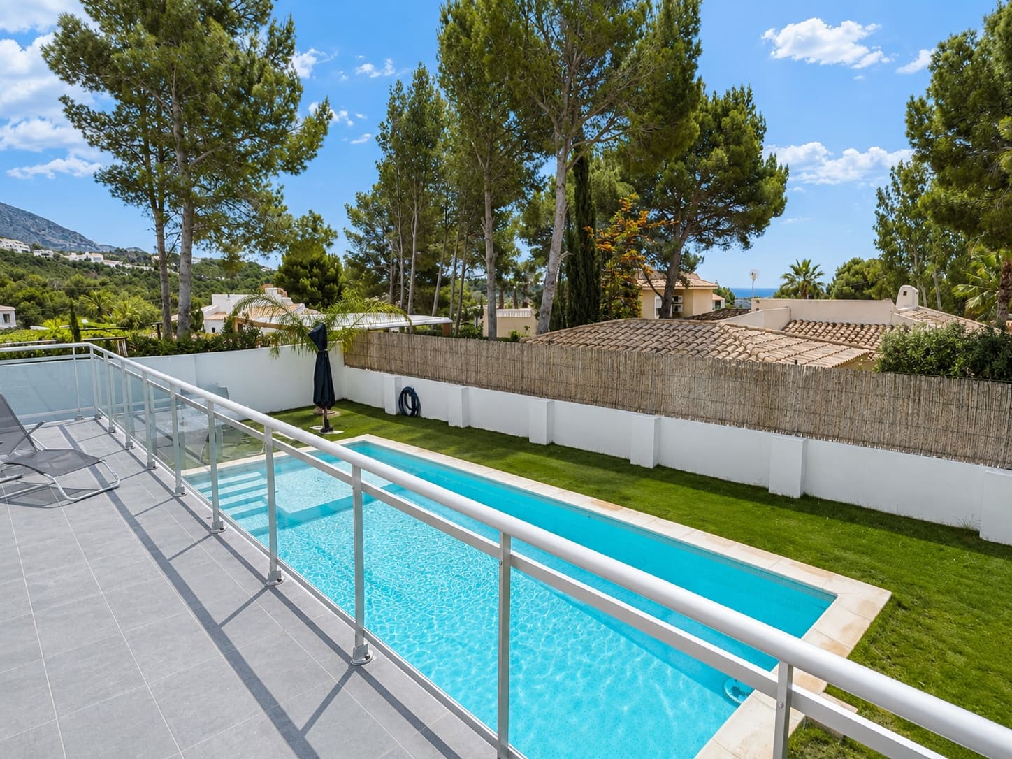 4 bedroom Villa for sale in Altea with pool garage - € 949,000 (Ref: 9022950)