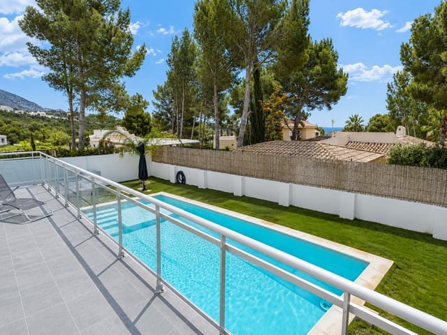 Chalet de 4 habitaciones en Altea en venta con piscina garaje - 949.000 € (Ref: 9022950)