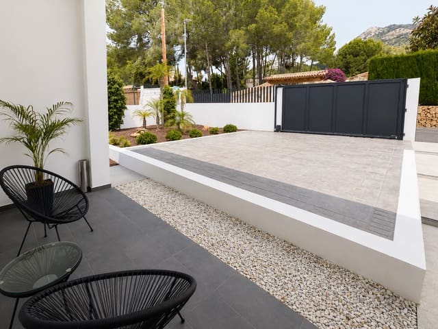 Chalet de 4 habitaciones en Altea en venta con piscina garaje - 949.000 € (Ref: 9022950)