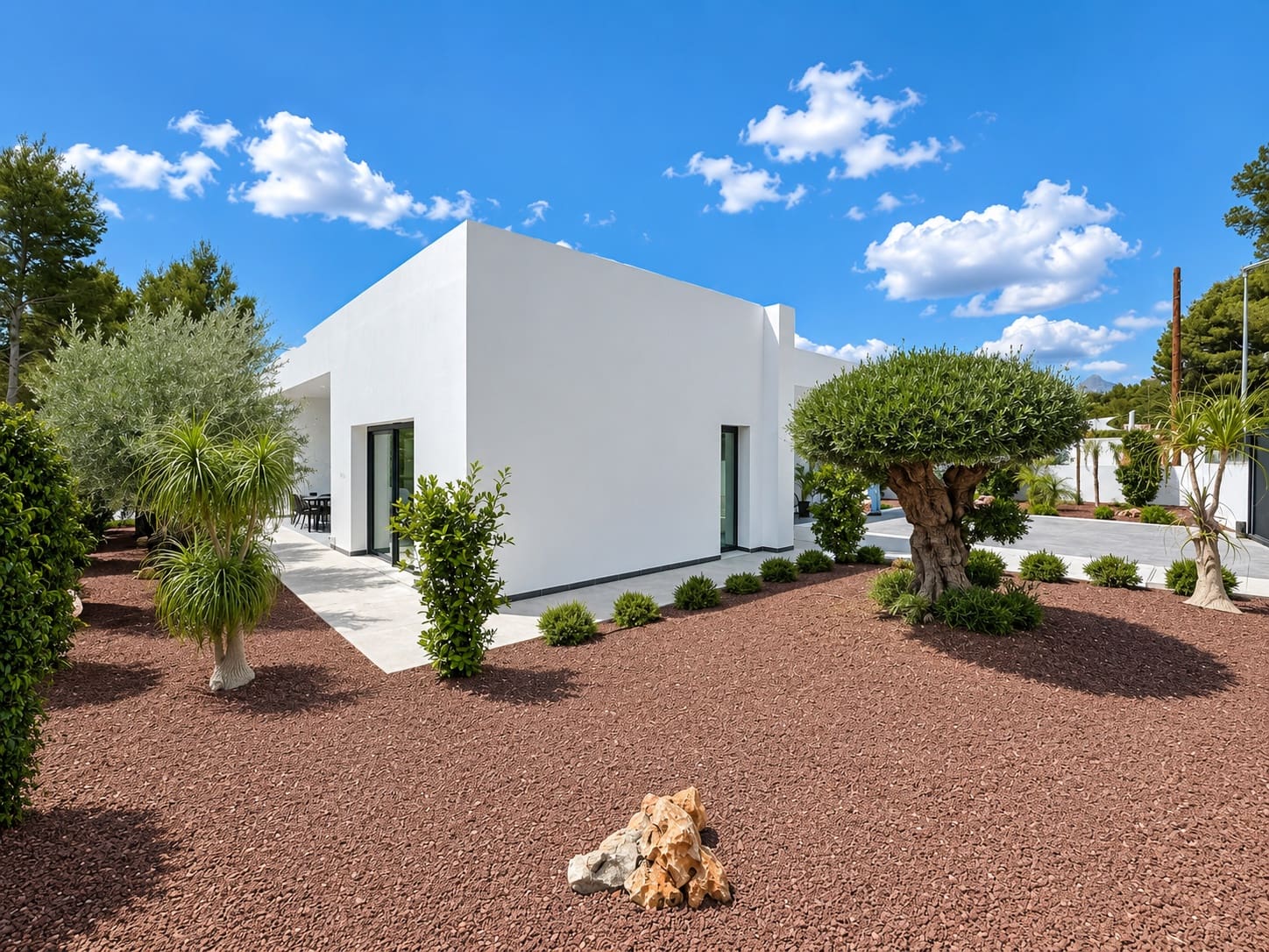4 bedroom Villa for sale in Altea with pool garage - € 949,000 (Ref: 9022950)