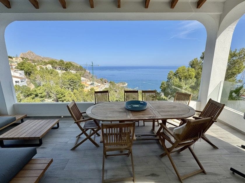 5 bedroom Villa for sale in Altea with pool garage - € 1,200,000 (Ref: 9102726)