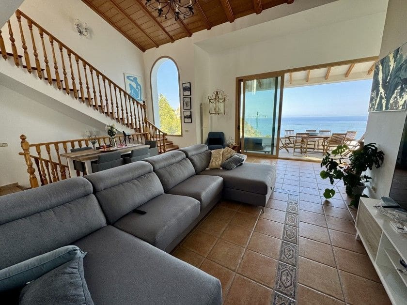 5 bedroom Villa for sale in Altea with pool garage - € 1,200,000 (Ref: 9102726)