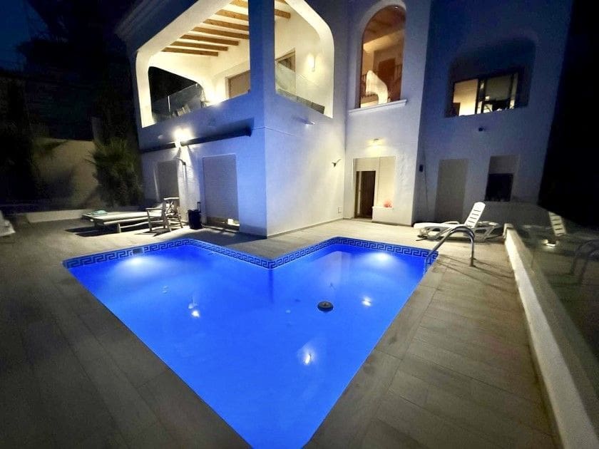 5 bedroom Villa for sale in Altea with pool garage - € 1,200,000 (Ref: 9102726)