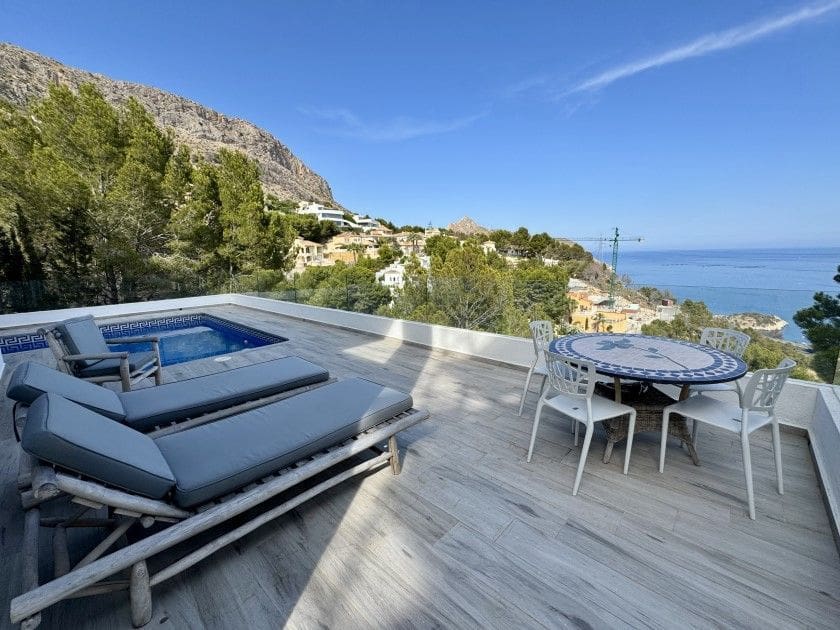 5 bedroom Villa for sale in Altea with pool garage - € 1,200,000 (Ref: 9102726)