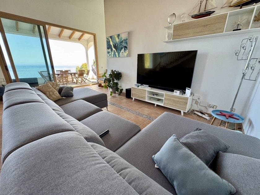 5 bedroom Villa for sale in Altea with pool garage - € 1,200,000 (Ref: 9102726)