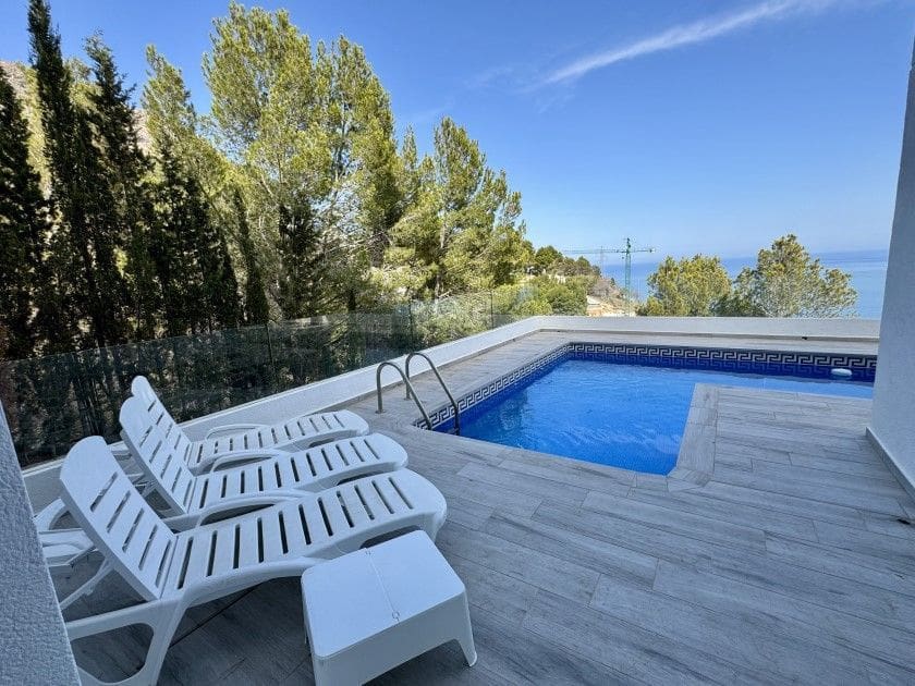 5 bedroom Villa for sale in Altea with pool garage - € 1,200,000 (Ref: 9102726)