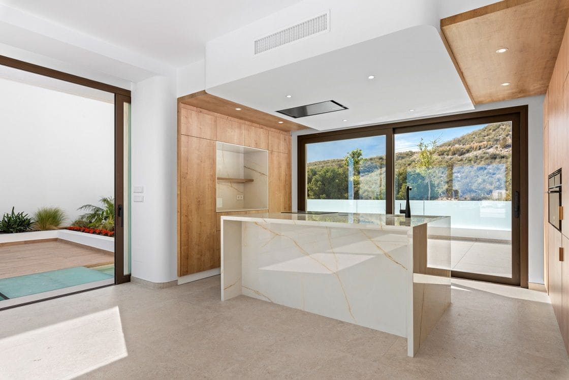 3 bedroom Villa for sale in Finestrat with pool - € 995,000 (Ref: 9102727)