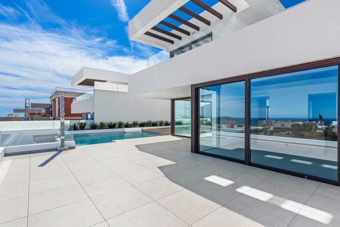 3 bedroom Villa for sale in Finestrat with pool - € 995,000 (Ref: 9102727)