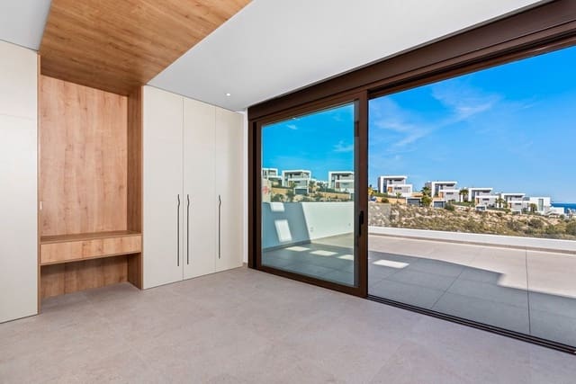 3 bedroom Villa for sale in Finestrat with pool - € 995,000 (Ref: 9102727)