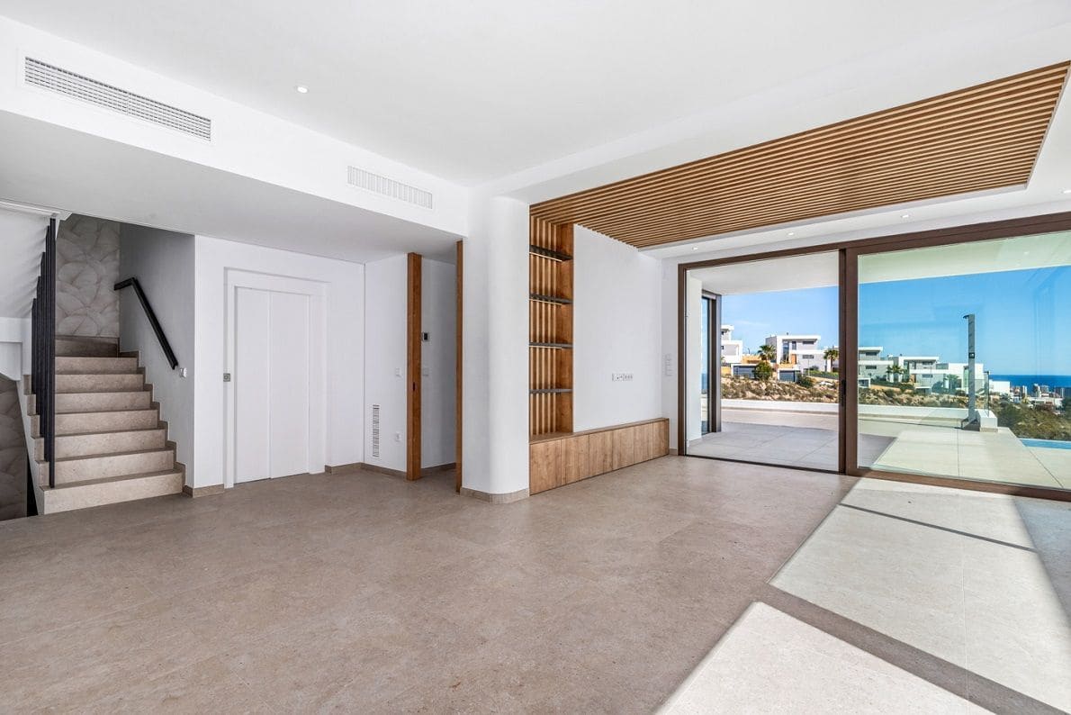 3 bedroom Villa for sale in Finestrat with pool - € 995,000 (Ref: 9102727)