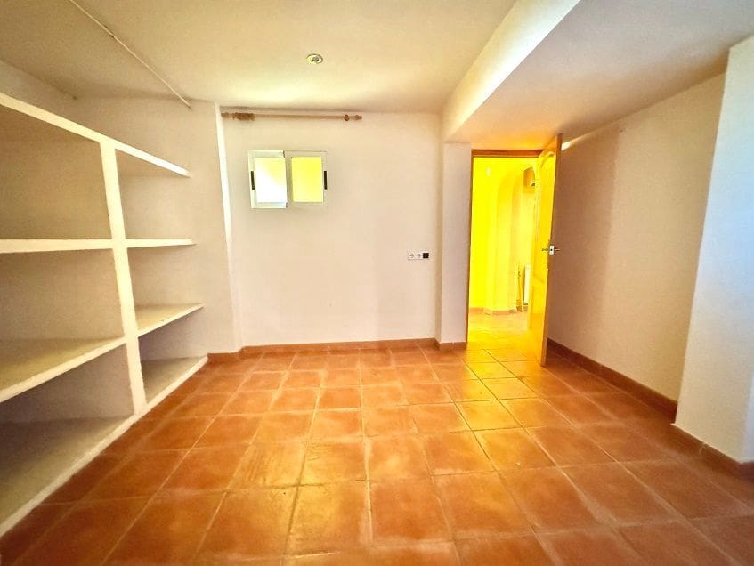 7 bedroom Villa for sale in La Nucia with pool garage - € 750,000 (Ref: 9116645)