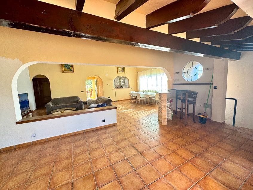 7 bedroom Villa for sale in La Nucia with pool garage - € 750,000 (Ref: 9116645)