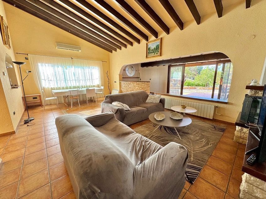 7 bedroom Villa for sale in La Nucia with pool garage - € 750,000 (Ref: 9116645)